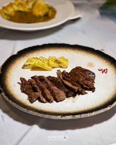 เนื้อย่างกับแจ่วกะปิ