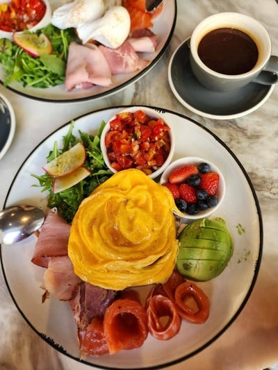 อาหาร หรือ เครื่องดื่ม