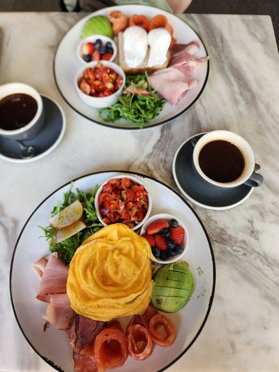 อาหาร หรือ เครื่องดื่ม