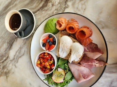 อาหาร หรือ เครื่องดื่ม