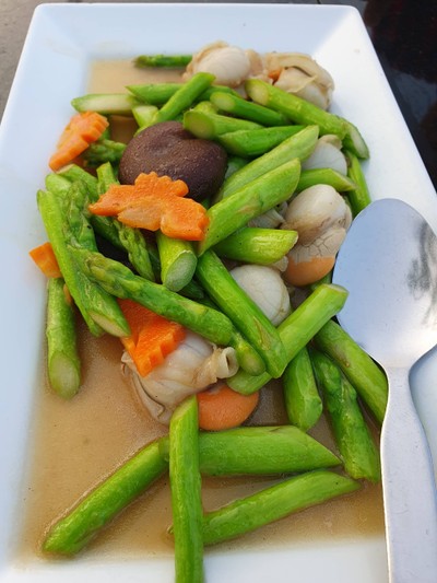 อาหาร หรือ เครื่องดื่ม