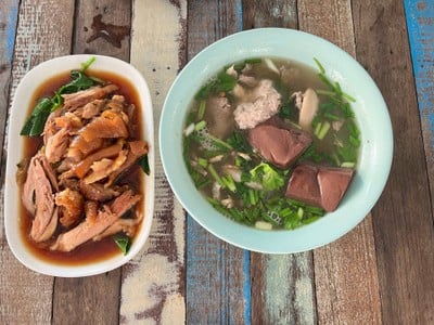 ขาหมู/ต้มเลือดหมู