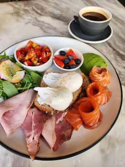 อาหาร หรือ เครื่องดื่ม