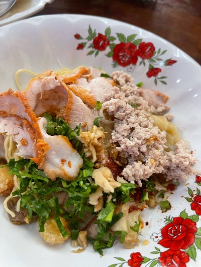 บะหมี่เกี๊ยวแห้ง