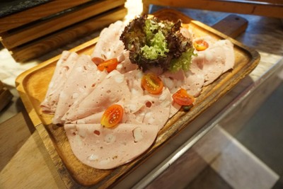 อาหาร หรือ เครื่องดื่ม