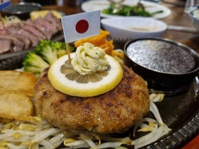 อาหาร หรือ เครื่องดื่ม