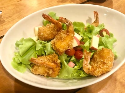 สลัดกุ้งทอด