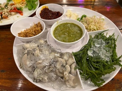 เมนูของร้าน ครัวแม่ส้มเกลี้ยงริมแม่น้ำบางปะกง