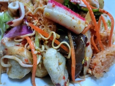 ยำมาม่ารวมมิตร