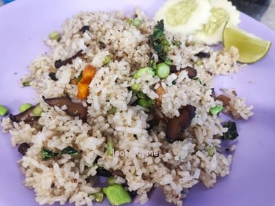 ข้าวผัดปลากุเลาเค็ม