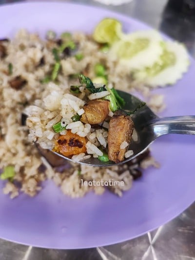 ข้าวผัดปลากุเลาเค็ม