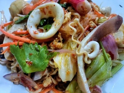 ยำมาม่ารวมมิตร