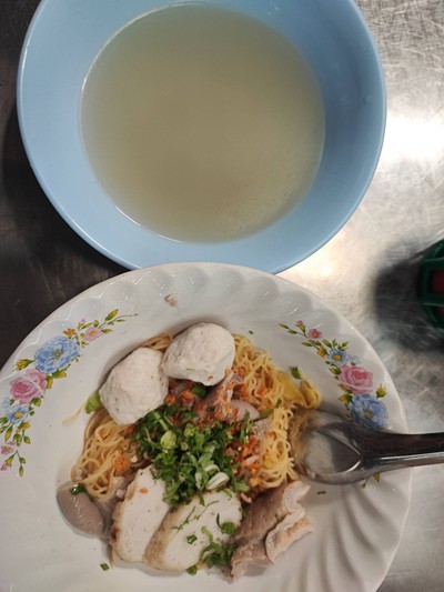 อาหาร หรือ เครื่องดื่ม