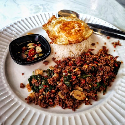 ข้าวกะเพราเนื้อไทยวากิวสับคั่วแห้ง