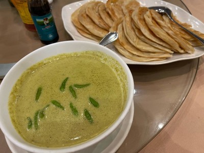 โรตีแกงเขียวหวานไก่