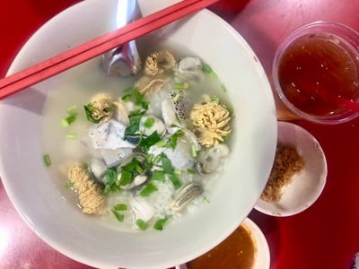 ข้าวต้มปลา ไข่ปลา หอยนางรม