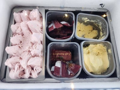 อาหาร หรือ เครื่องดื่ม