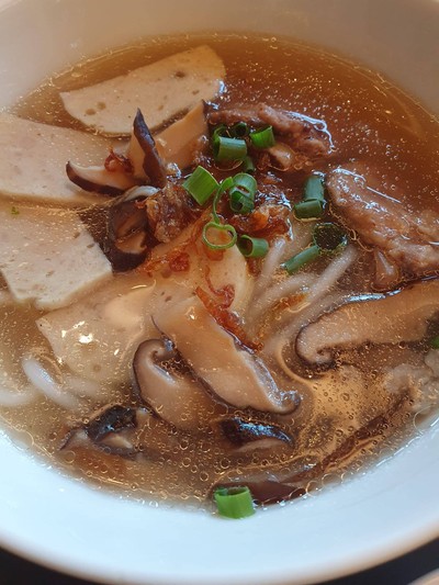 อาหาร หรือ เครื่องดื่ม