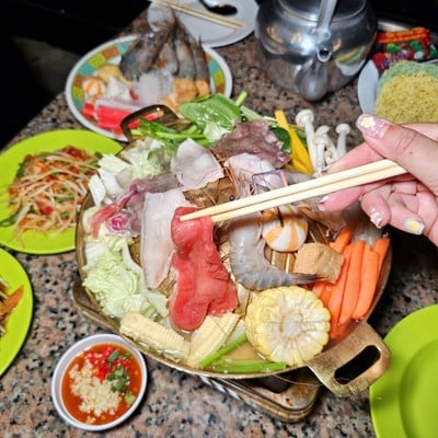 BBQ RoofTop River View - บาร์บีคิวดาดฟ้าริมแม่น้ำเจ้าพระยา สะพานพุทธ