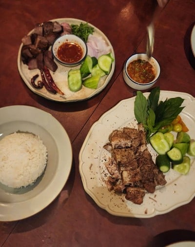 อาหาร หรือ เครื่องดื่ม