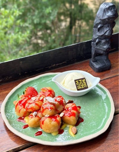 เมนูของร้าน Three Monkeys Restaurant วิชิต