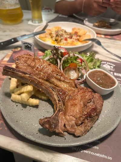 พอร์คชอพหมักข้าวคั่วซอสแจ่วทรัฟเฟิล