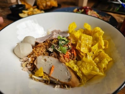 ณ ชล บางแสน