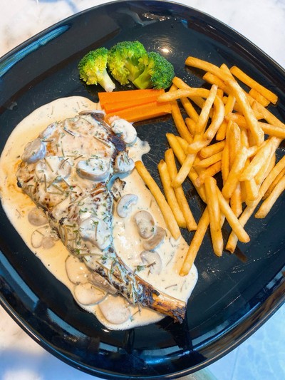 Pork Chop ซอสเห็ด