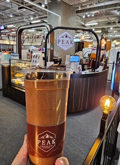 Dark Choc Cocoa with Eclair & Brownie