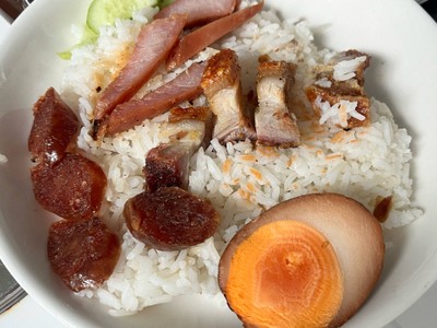 ข้าวหมูแดง-กุนเชียง