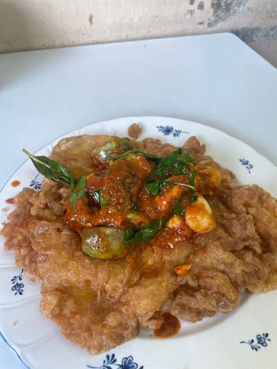 ไข่ฟูแกงไก่แห้ง