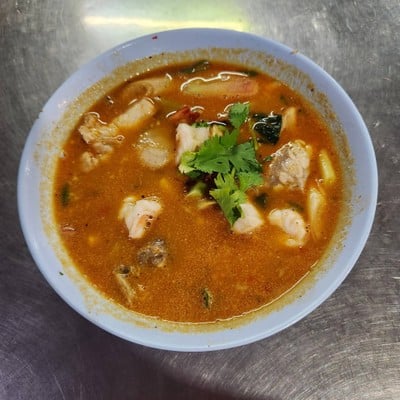 ต้มยำกุ้งและปลาน้ำข้น