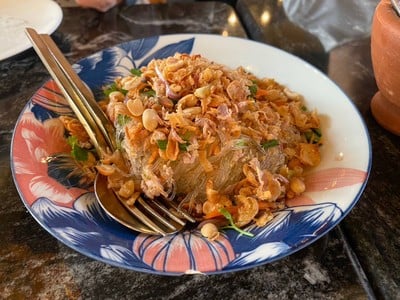 Rongros ถนนมหาราช