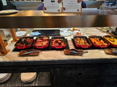 อาหาร หรือ เครื่องดื่ม