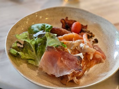 อาหาร หรือ เครื่องดื่ม