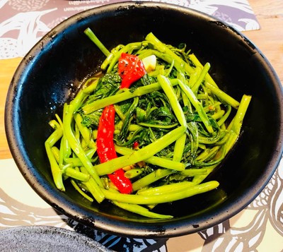 ผัดผักบุ้ง