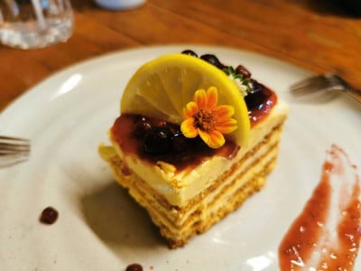 อาหาร หรือ เครื่องดื่ม