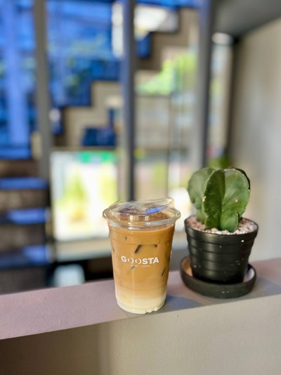 ☕️ Iced Latte. (Price 95 Baht.)