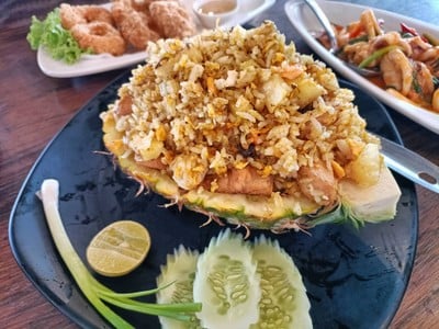 เมนูของร้าน ชมวิวซีฟู้ด ชะอำ