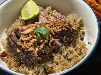 ข้าวผัดเนื้อ