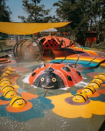 Moyard water playground 