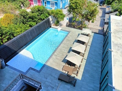 สระว่ายน้ำ/ชายหาด