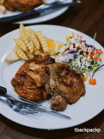 สเต็กหมูพริกไทยดำ + ไก่สไปซี่