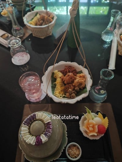 ข้าวแช่ (หมูหวาน)