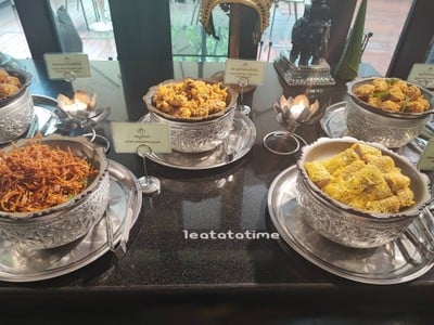 ข้าวแช่ (หมูหวาน)