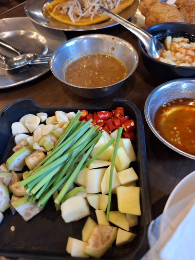 แหนมเนือง