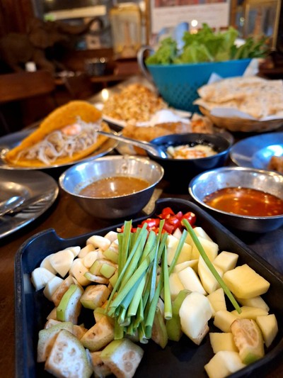 แหนมเนือง