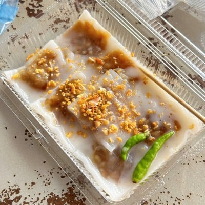 ข้าวเกรียบปากหม้อ สาคูไส้หมูลุงขจรวัดเกต