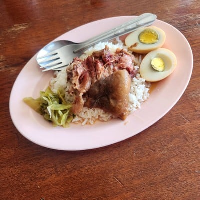 ข้าวขาหมูเนื้อหนัง