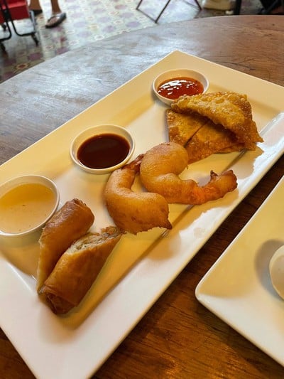 ชุดของทอดไทยไทย